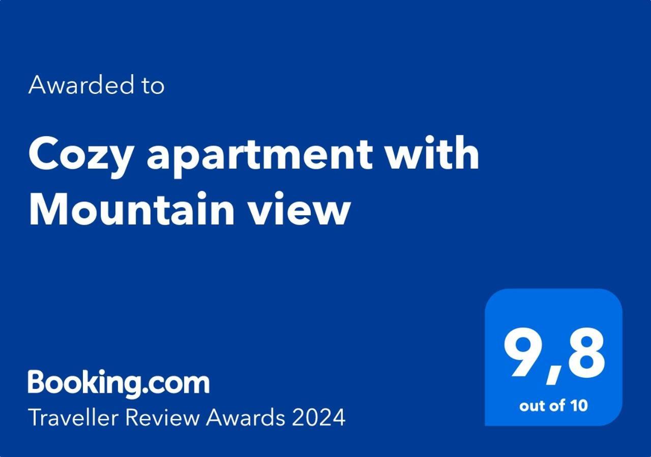 Cozy Three-Room Apartment With Mountain View Almatî Exterior foto